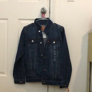 levi’s dark wash jean jacket